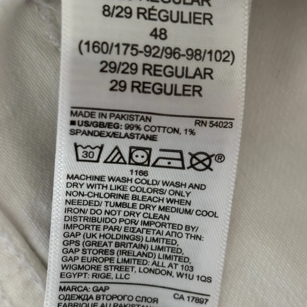 GAP Women's Size 8/29R Girlfriend‎ Jeans White Distressed Streetwear Grunge EUC